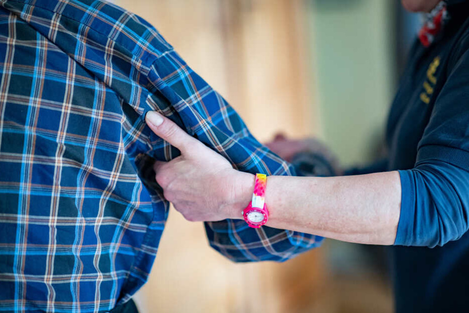Die Pflegedienste suchen händeringend Personal.