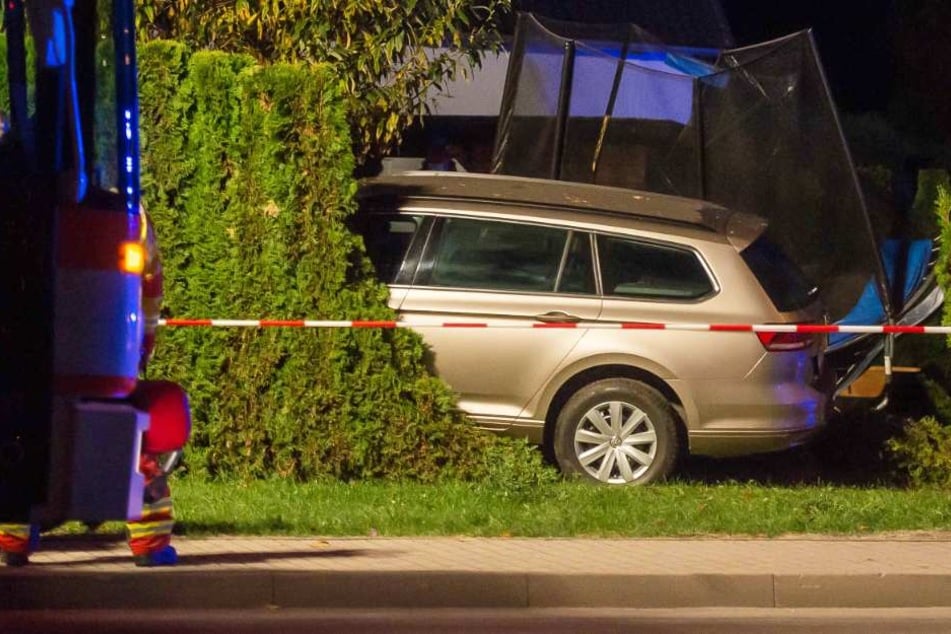 Ein Teil der Hecke und ein Trampolin wurden zerstört.