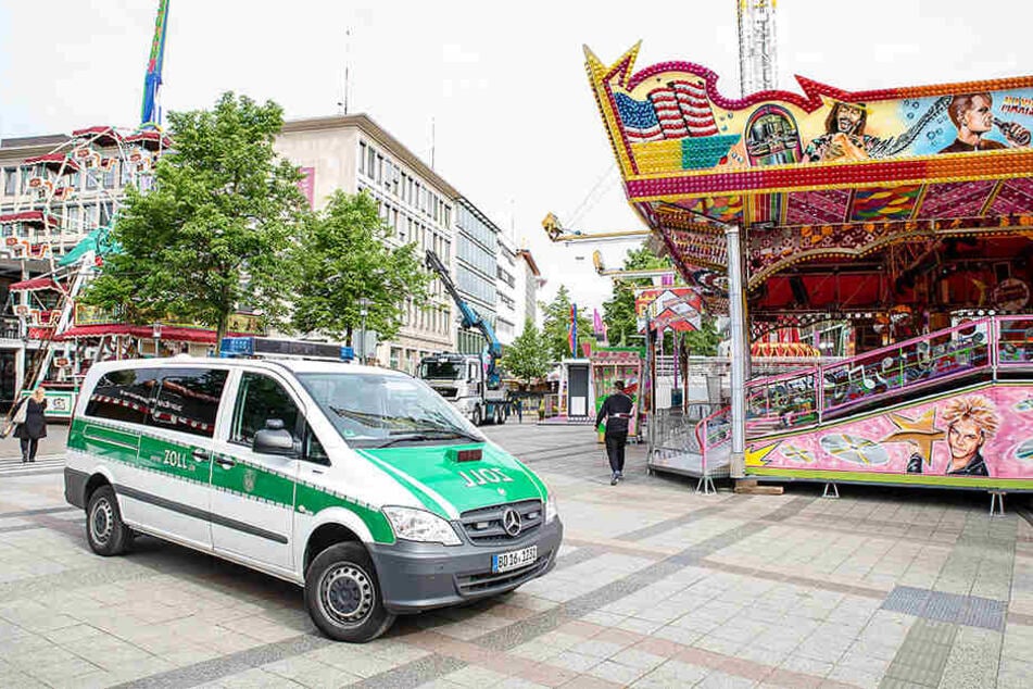 Zwei Schaustellerbetriebe wurden von dem Zoll Bielefeld überprüft.