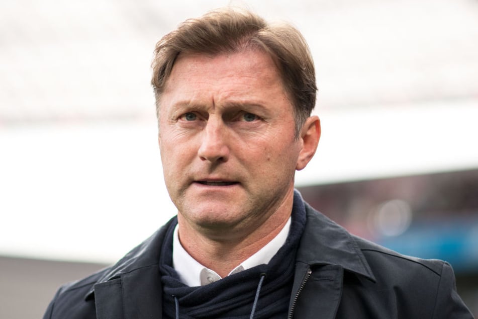 Och nö! RB Leipzigs Trainer Ralph Hasenhüttl muss gegen Werder Bremen auf bis zu fünf Spieler verzichten.