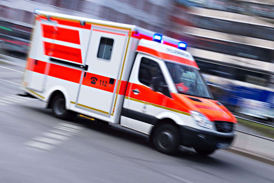 Einsatzkräfte der Feuerwehr konnten keine Gefährdung feststellen, der Unterricht wurde ab etwa 10 Uhr wie gewohnt fortgesetzt. (Symbolbild)