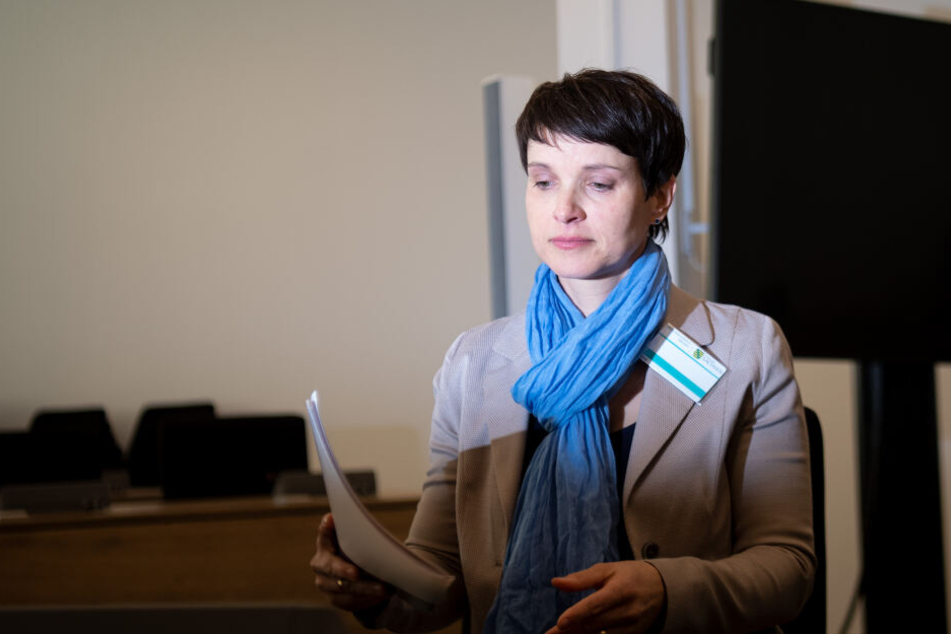 Frauke Petry (hier 2019 bei einem Gerichtsprozess in Dresden) wurde am Mittwoch vom Vorwurf der Steuerhinterziehung, Untreue und des Subventionsbetruges in Leipzig freigesprochen.