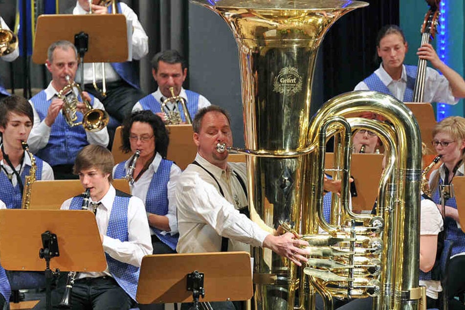 Die Instrumentenbauer im vogtländischen Musikwinkel rund um Markneukirchen
können Instrumente nicht nur bauen, sondern auch spielen.