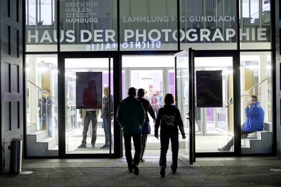 Die Deichtorhallen Hamburg bewahren den Momente in Light-Painting-Aktionen und Fotoboxen.