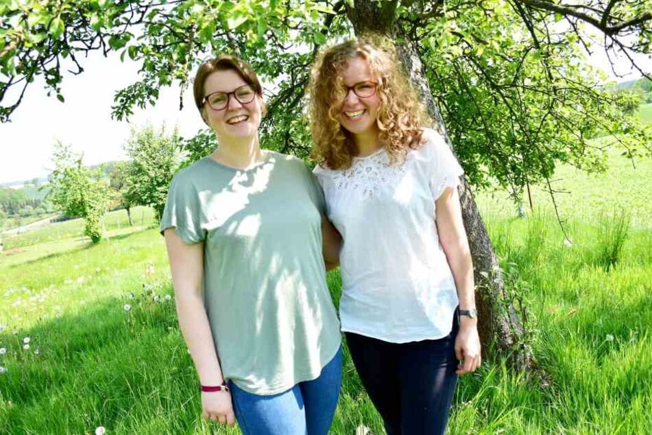 Tabea Heck (18, r.) und Karin Gräßer (19)
wollen in Westafrika helfen.