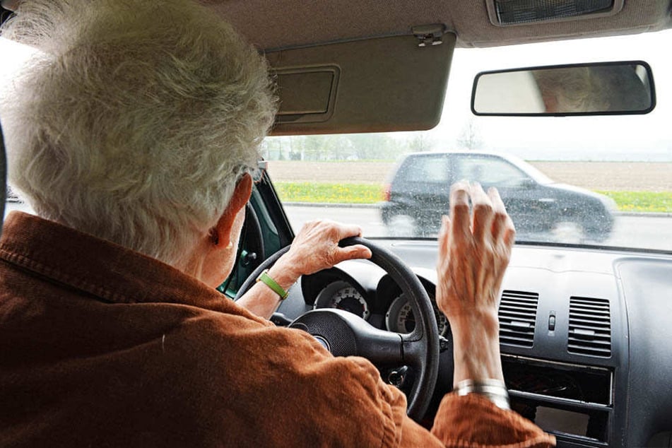 Die Dresdner Universität sucht ältere Fahrer und Fahrerinnen für ein Forschungsprojekt.
