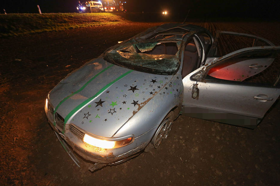 Der Seat wurde bei dem Unfall schwer demoliert.