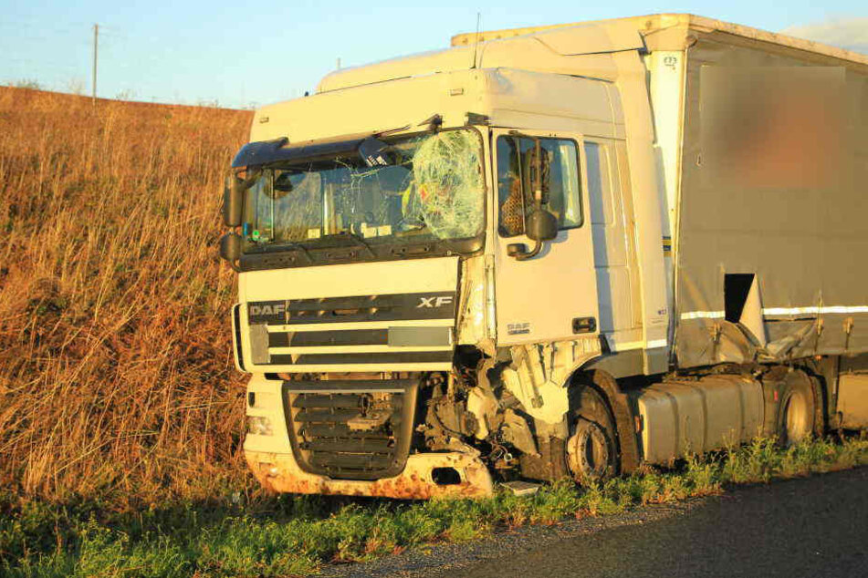Der Bauarbeiter, der am Montagnachmittag von diesem polnischen Lastwagen auf der A38 erfasst wurde, war 29 Jahre alt.