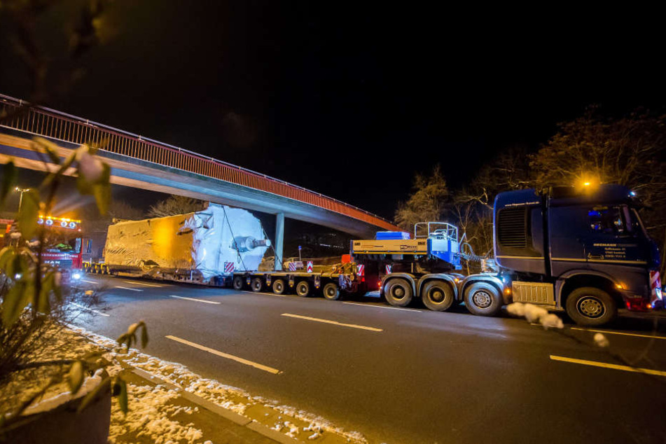 Der Transporter ist 43 Meter lang.