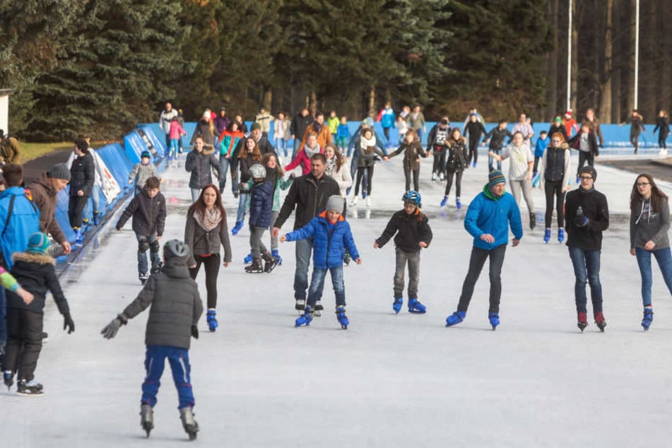 Gerade bei Kindern und Jugendlichen ist das öffentliche Eislaufen im Komplex an der Leipziger Straße sehr beliebt.