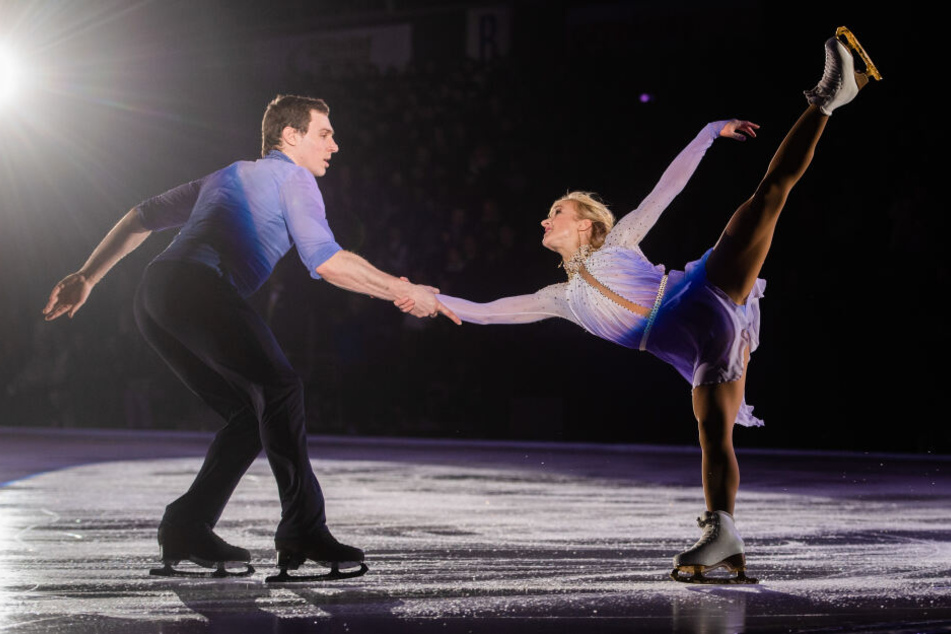 Aljona und ihr Partner Bruno Massot gewannen bei den Olympischen Spielen in Südkorea Eiskunstlauf-Paargold.