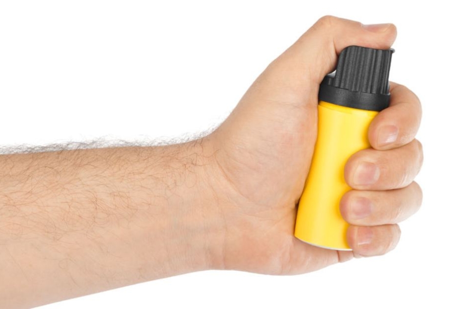 Zwei Betrunkene haben in Heilbronn am Sonntag einen Fußgänger angepöbelt. Plötzlich zückte er Pfefferspray. (Symbolfoto)