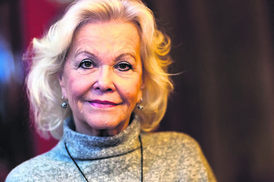Chansonette Dorit Gäbler (75) lädt ab 20. November zum "Schlager-Dinner" auf das Carte-Blanche-Areal ein.