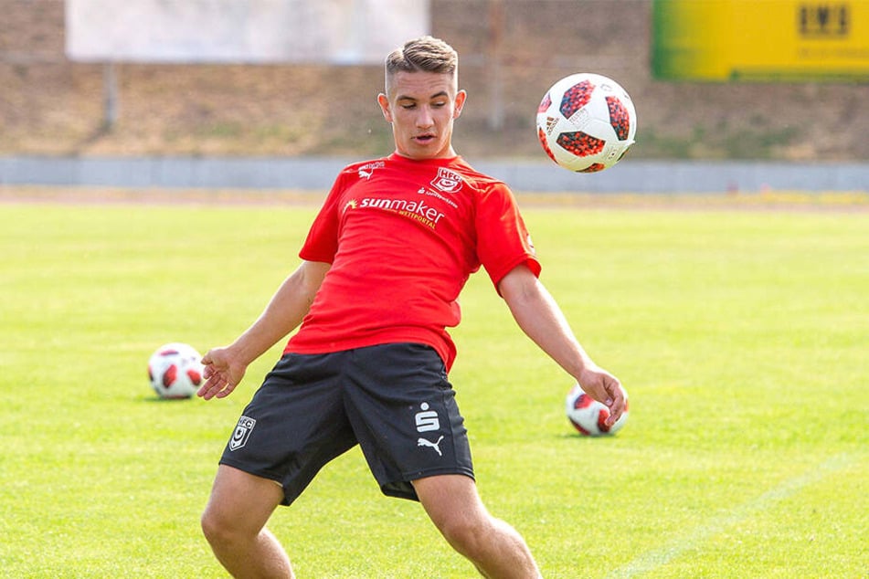 Kilian Pagliuca trägt künftig das Trikot vom FC Carl Zeiss Jena.