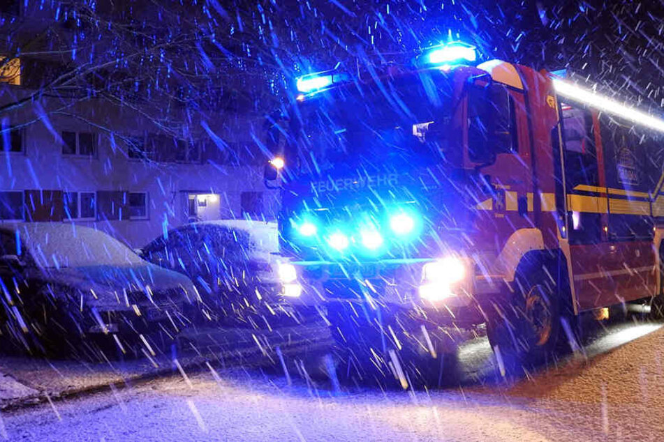 Leise rieselt der Schnee? Zu dem wunderschönen Schneegestöber in Grimma kam am Samstagabend plötzlich Blaulicht.