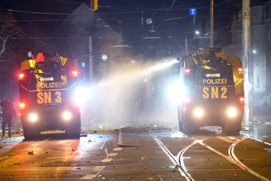 Kurz nach Mitternacht eskalierte die Lage am Connewitzer Kreuz.