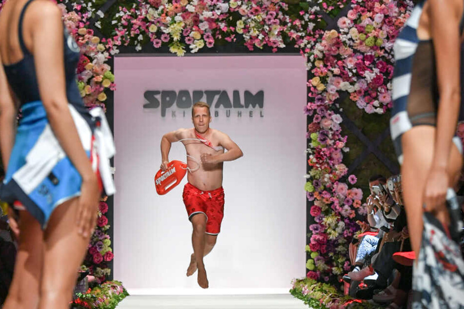 Oliver Pocher als Laufsteg-Läufer bei der Fashion Week in Berlin.