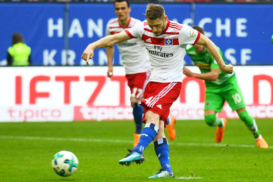 Die Führung für den HSV: Aaron Hunt erzielt das 1:0 per Elfmeter!