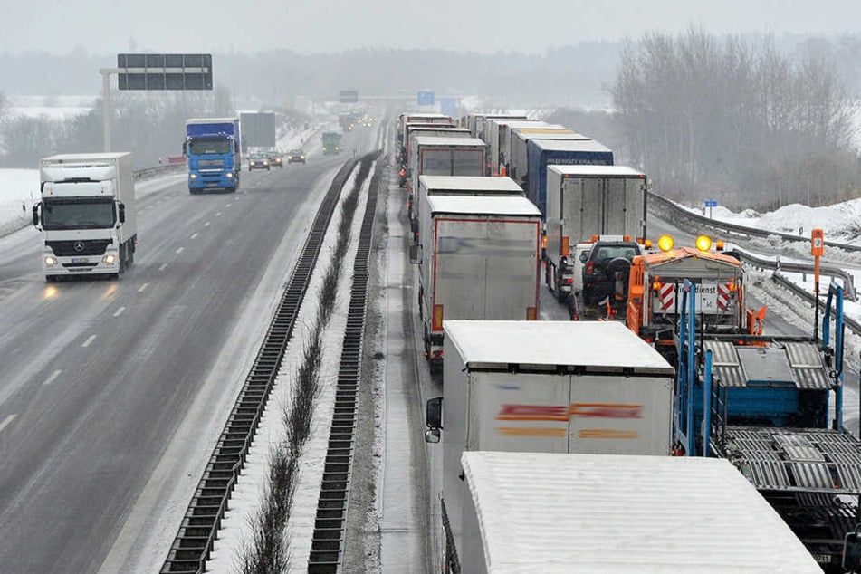 Auf der A72 in Richtung Chemnitz geht derzeit nichts mehr. (Symbolbild)