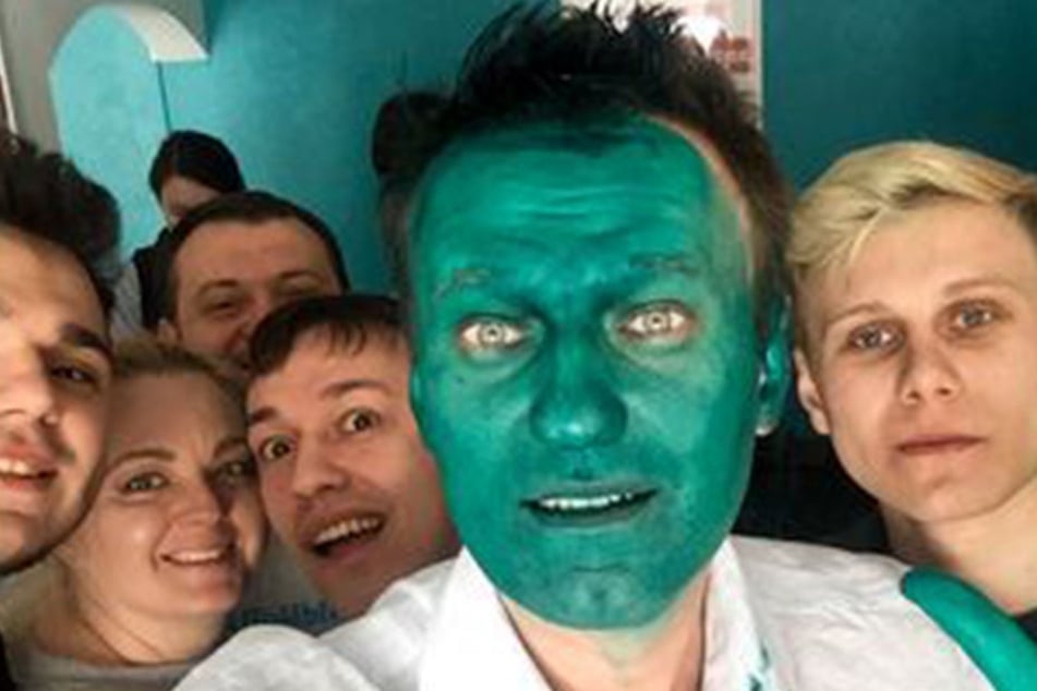 Der russische Oppositionspolitiker Alexej Nawalny (40) geht gelassen mit einem Farbanschlag um.