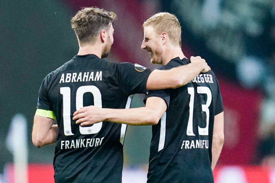 Die beiden Torschützen der Eintracht: Kapitän David Abraham (Li.) und Martin Hinteregger.