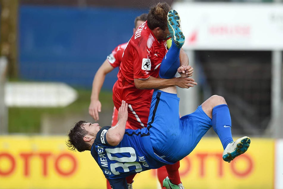 Meppens Benjamin Girth bereitete Zwickau mit Toni Wachsmuth Kopfschmerzen. Er traf im Hinspiel beim 4:0 doppelt.