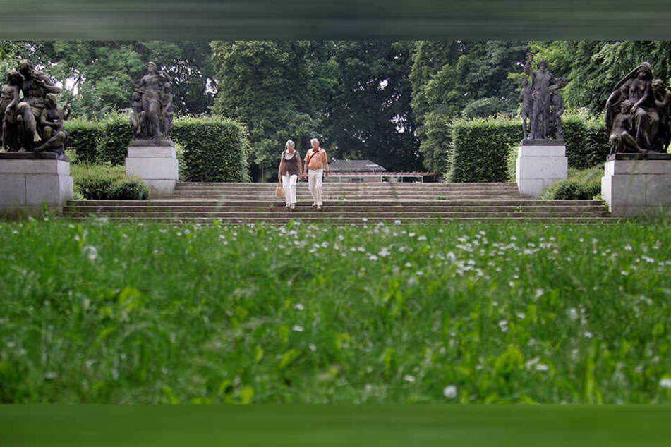 Aktuell stehen die Schillingschen Figuren am Schloßteich.