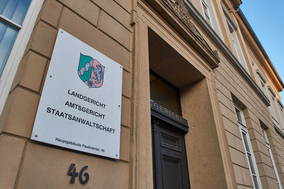 Der Prozess ist mit einem Verhandlungstag vorm Amtsgericht Detmold angesetzt.