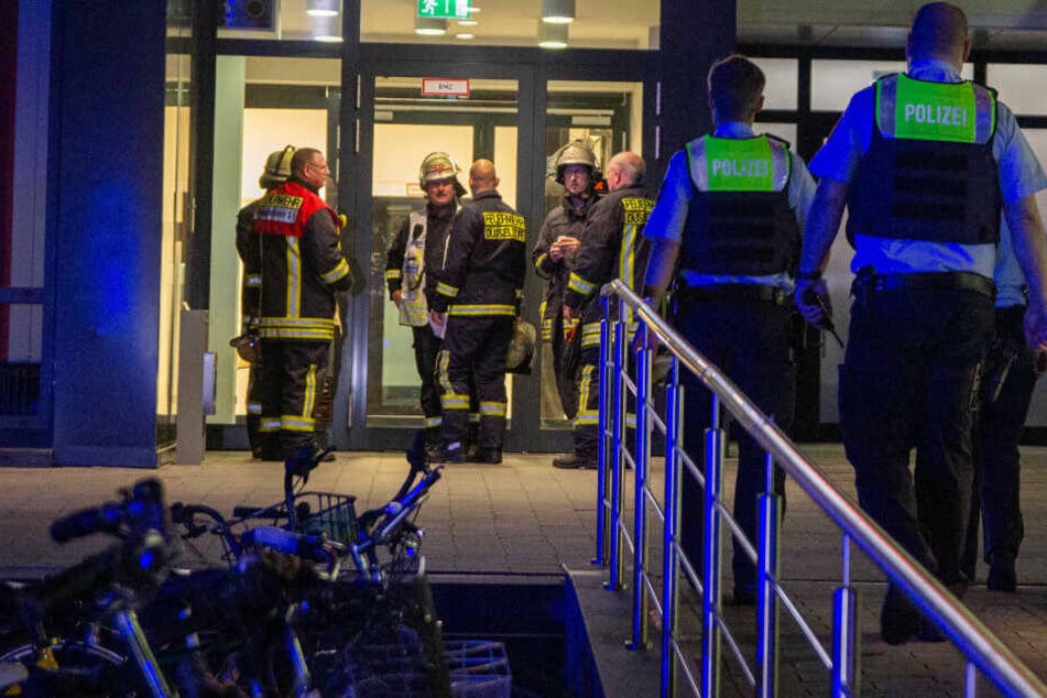 Am späten Dienstagabend mussten sich Polizei und Feuerwehr um einen schießwütigen Mann kümmern.