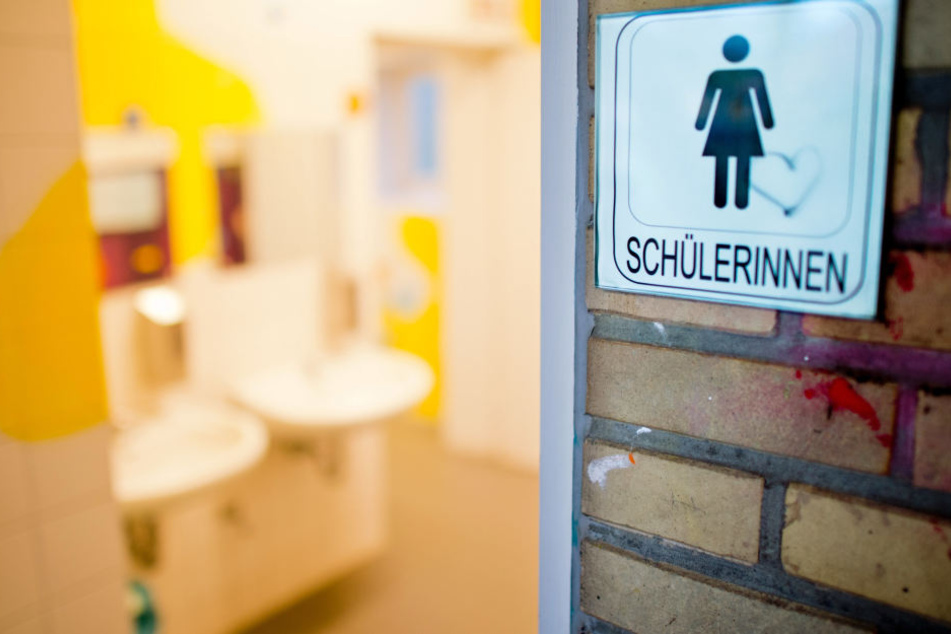 Ein Maßnahmen-Katalog soll auf lange Sicht mehr Sauberkeit in Frankfurts Schultoiletten bringen.