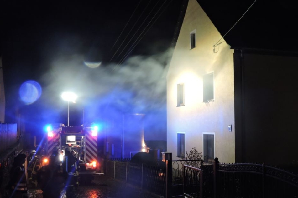 In der Muldenstraße in Grimma fing ein PC Feuer.