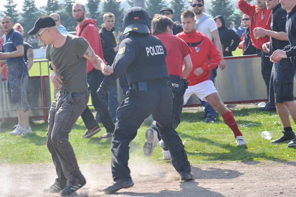 Auch beim Roten Stern Leipzig kam es in den vergangenen Jahren hin und wieder zu Ausschreitungen. Grund genug, dem Verein die Fördermittel zu streichen?