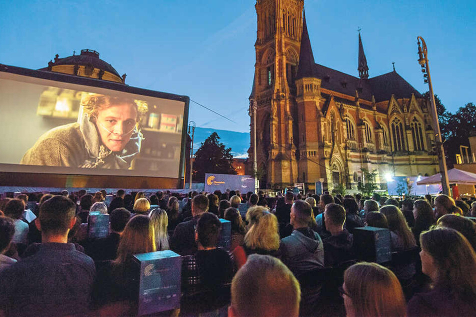 Am Montag geht‘s mit jeder Menge Abenteuern und Extremsport lbeim „European Outdoor Film Open Air“ weiter.