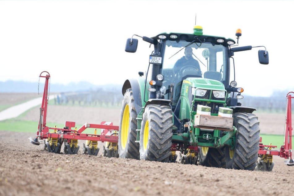 Viele Landwirte sind ab Juli auch von der Lkw-Maut betroffen (Symbolbild).