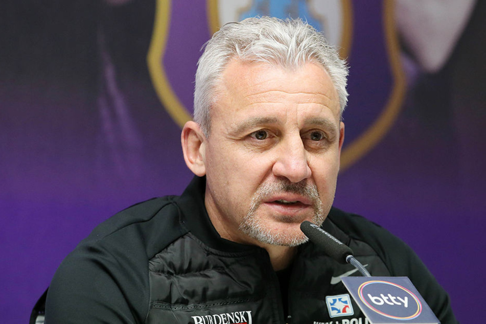 Pavel Dotchev (51).
