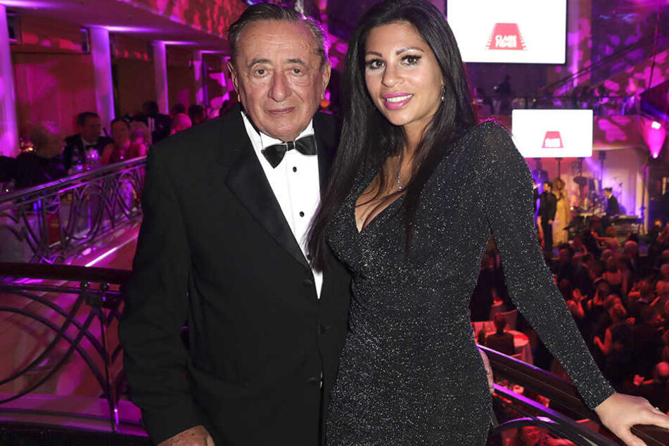 Richard Lugner (84) wurde mit seiner Ex Nina Bruckner auf dem Deutschen Filmball gesichtet.