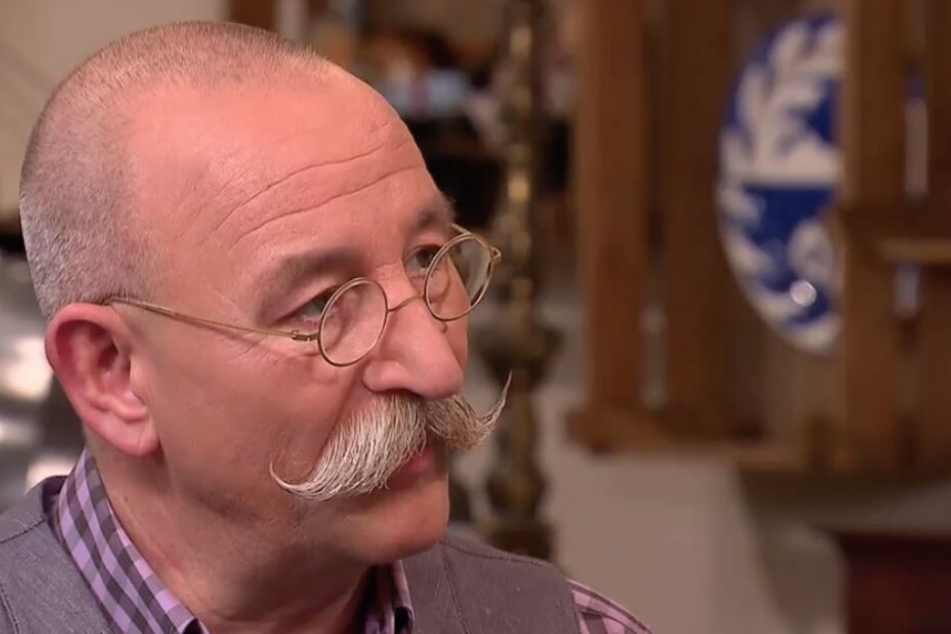 Horst Lichter moderiert Bares für Rares im ZDF.