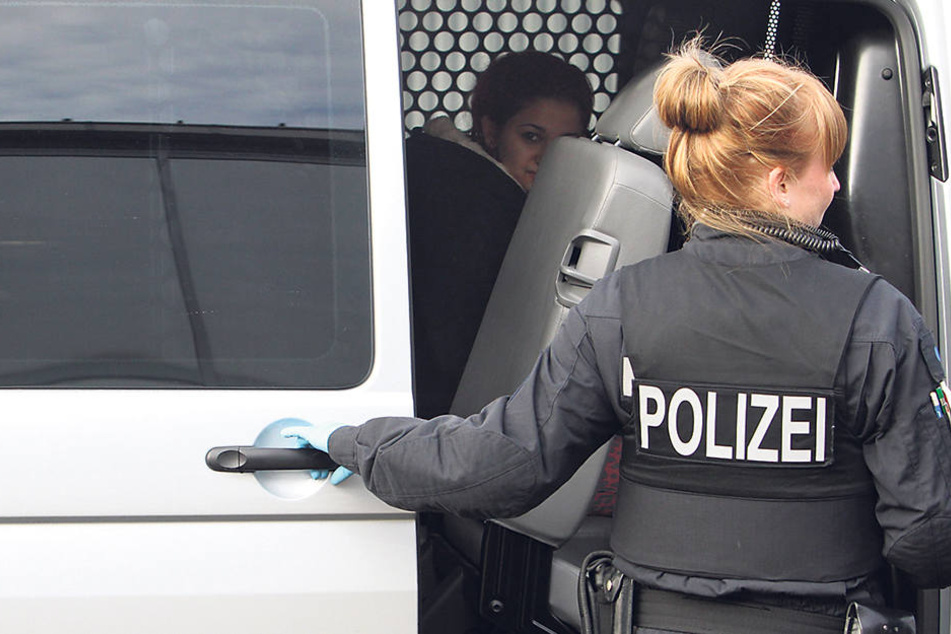 Abschiebung am Flughafen Leipzig/Halle: In Sachsen werden deutlich mehr Menschen abgeschoben als vorein paar Jahren.