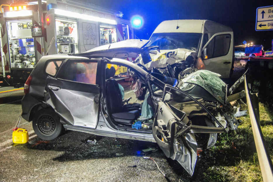 In diesem Wrack wurde der 39-Jährige eingeklemmt.