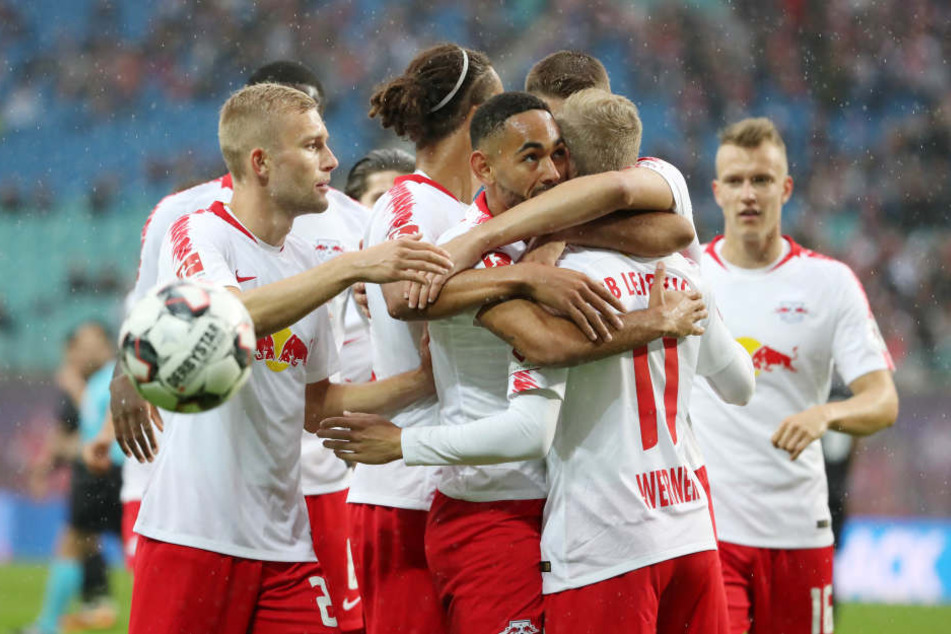 Mit viel Dusel löste RB Leipzig durch ein 3:2 gegen Sorja Luhansk am Donnerstagabend das Ticket für die Gruppenphase. Nun gibt's das Dosen-Duell gegen Salzburg.
