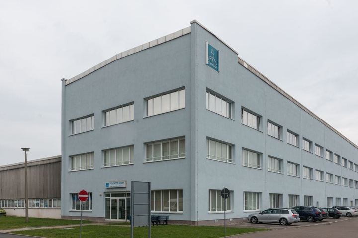Die Dresdner Feinwerkfirma Pentacon (127 Mitarbeiter) am Standort in
Seidnitz.
