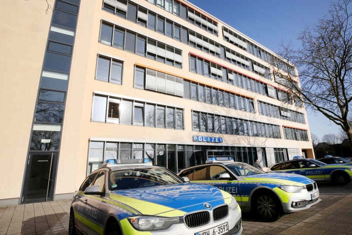 Die Polizeiwache Süd in Gelsenkirchen. Hier hatte sich einer der Täter gestellt.