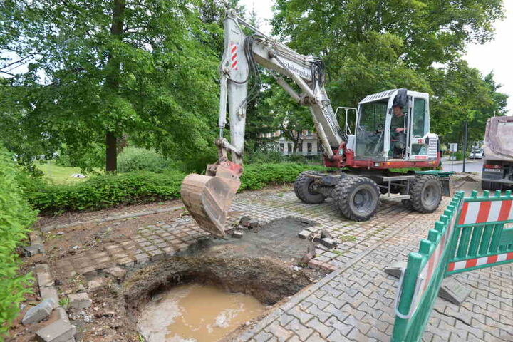 Die Reparaturarbeiten laufen.