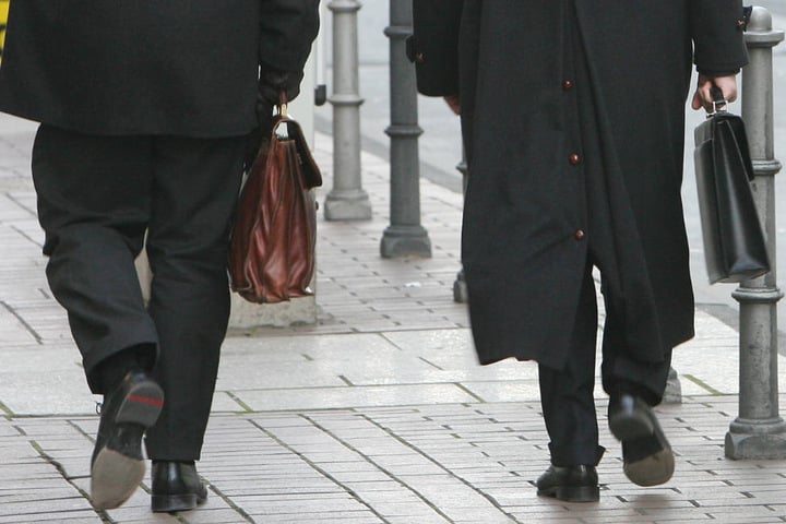 Der Mann muss sich ab Montag vor dem Landgericht Frankfurt verantworten (Symbolbild).