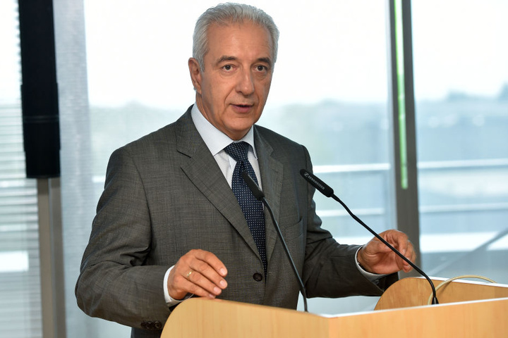 Macht sich bei der EU für sein Staatsporzellan stark: Sachsens Ministerpräsident Stanislaw Tillich (58, CDU).