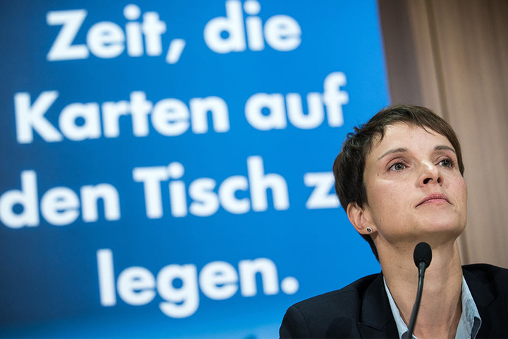 Frauke Petry, Vorsitzender der AfD, ist extra für den Wahlkampf nach Ostwestfalen-Lippe gekommen.