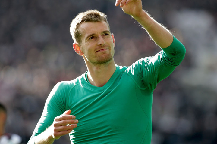 Wechselt er, oder wechselt er nicht? Die Personalie Lukas Hradecky bleibt weiterhin ungeklärt.