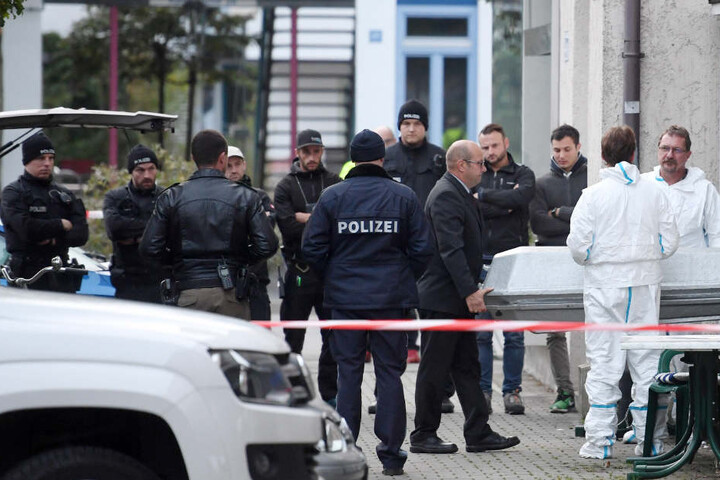 Am 16. September 2017 war der Angeklagte mit einem Gewehr in das "Hex-Hex" gestürmt und hatte zwei Menschen erschossen.