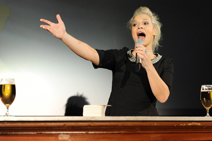 Ina Müller eröffnet das Komikerjahr 2017.