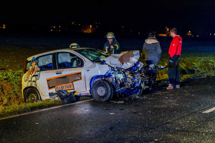 Die Frau im Fiat musste ins Krankenhaus gebracht werden.